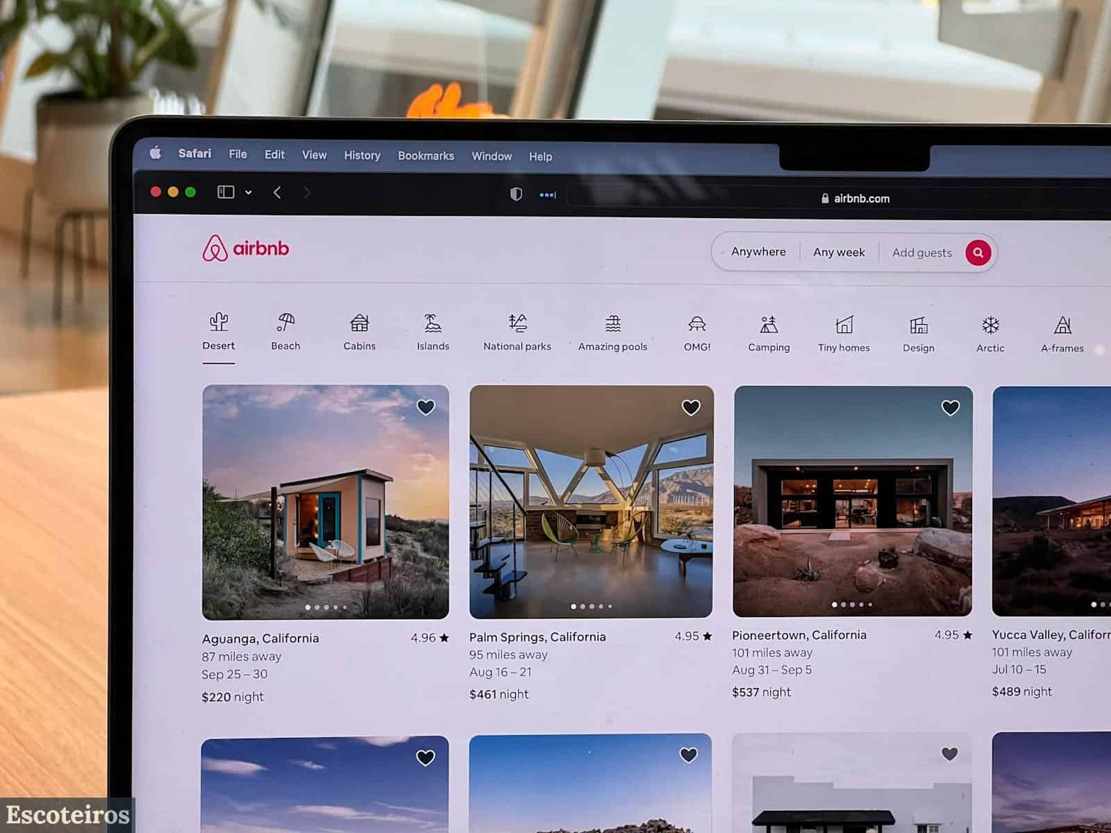 ¿En qué consiste el servicio de co-hosting de Airbnb?
